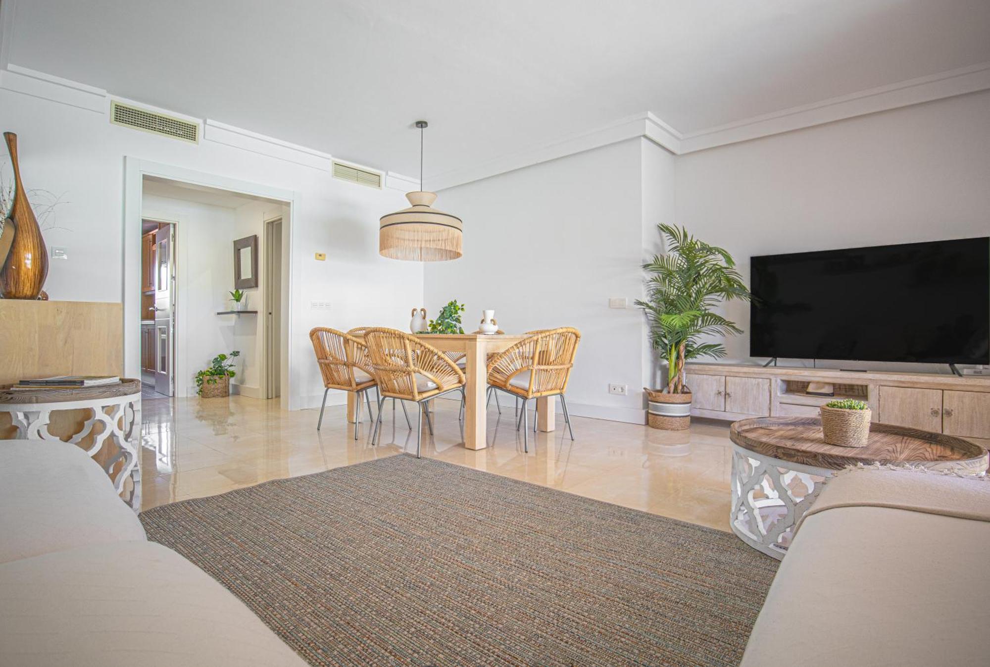 Buenti Apartments เอสเตโปนา ภายนอก รูปภาพ