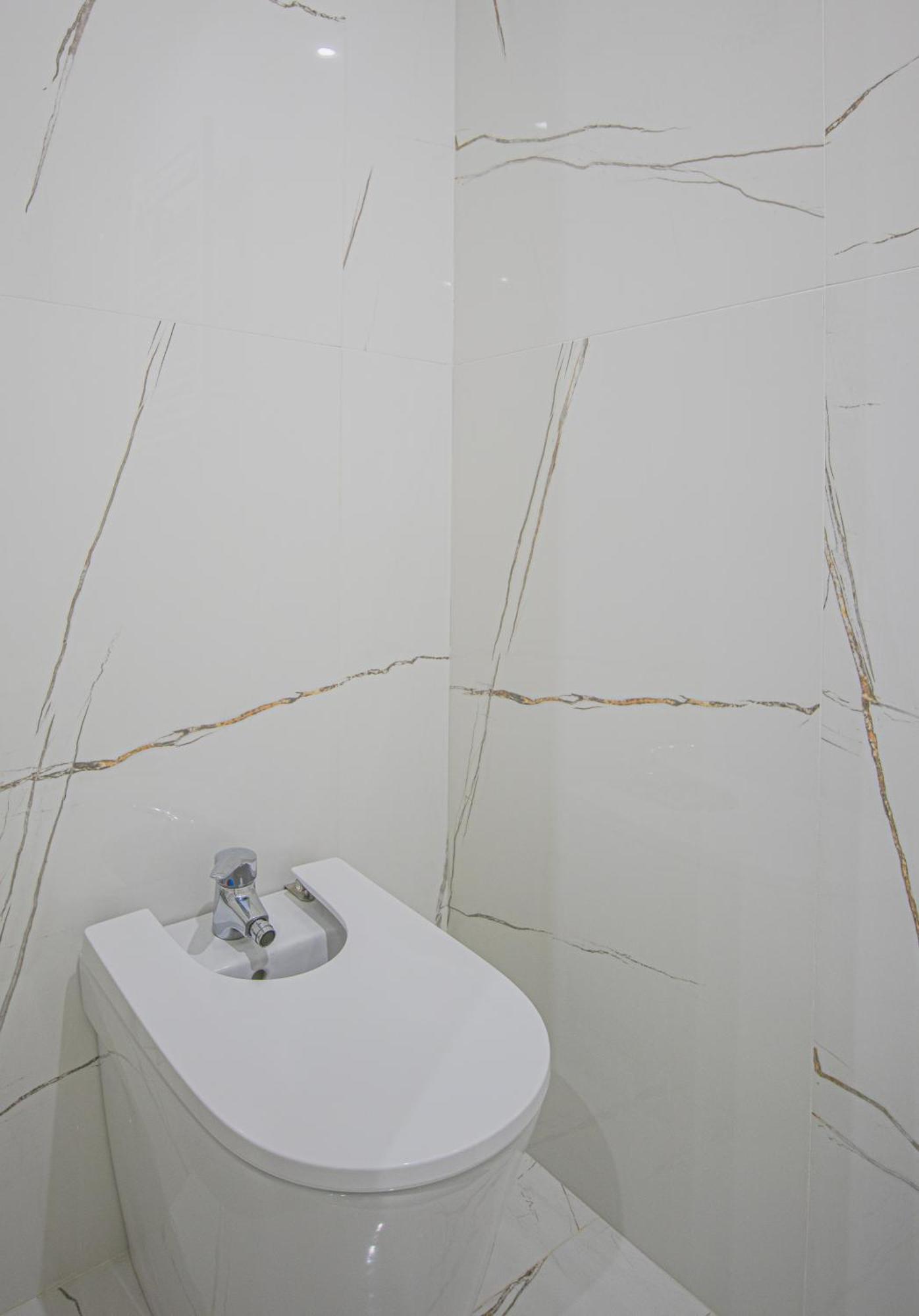 Buenti Apartments เอสเตโปนา ภายนอก รูปภาพ