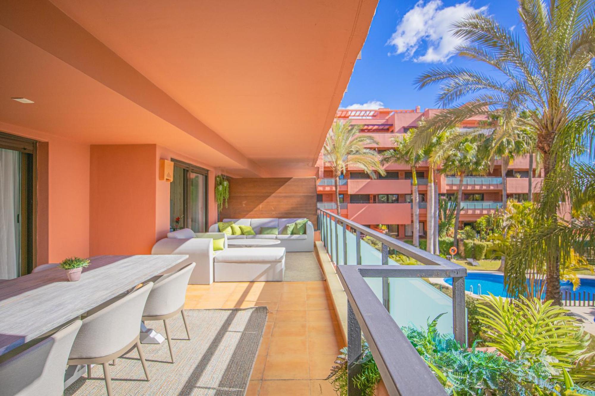 Buenti Apartments เอสเตโปนา ภายนอก รูปภาพ